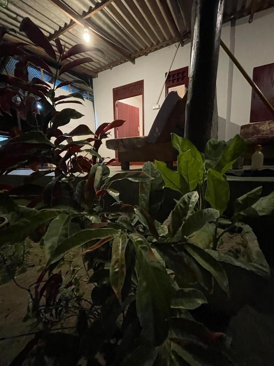 Crystal Bay Hotel Arugam Bay Ruang foto