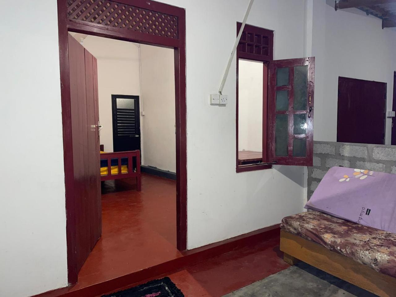 Crystal Bay Hotel Arugam Bay Ruang foto